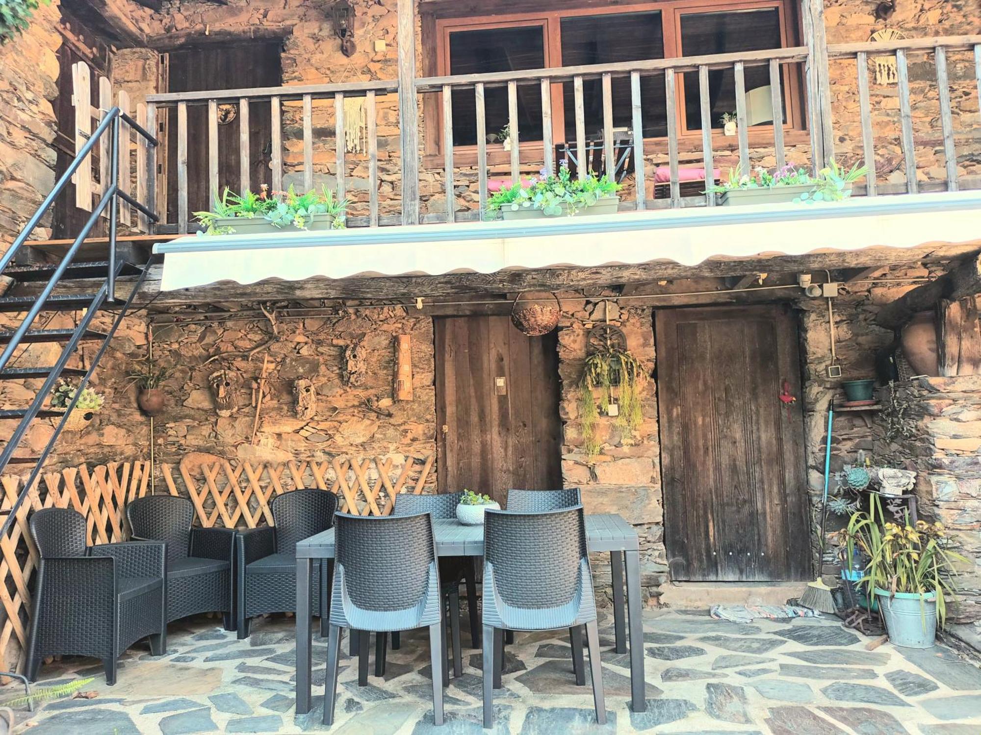 A Casa Da Natalia Guest House Cha de Alvares Exterior photo