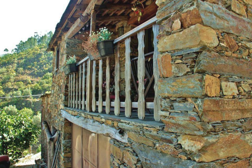 A Casa Da Natalia Guest House Cha de Alvares Exterior photo